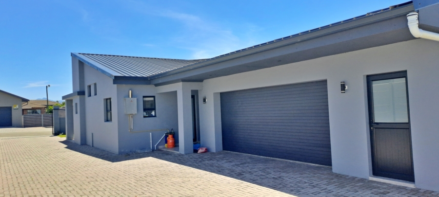 2 Bedroom Property for Sale in Reebok Western Cape